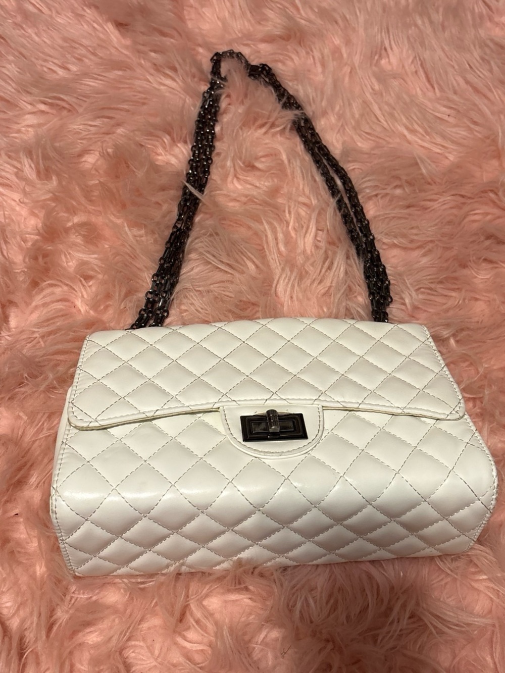 Quilted White Shoulder Bag with Chain Strap